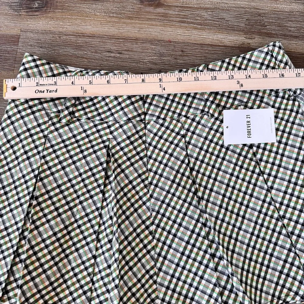 Forever 21. Size Large - Picture 10 of 14